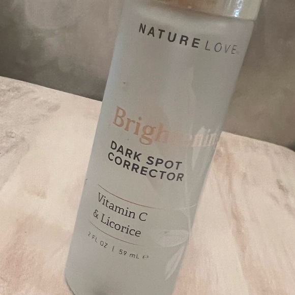 Nature Love Brightening Dark Spot Corrector - Picture 2 of 4